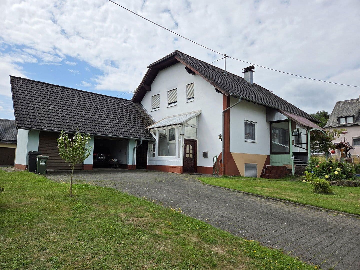 Predaj domu 225 m², pozemek 1.118 m², Raiffeisenstrasse 19, Biebern, Porýnie-Falcko Predaj domu 225 m², pozemek 1.118 m², Raiffeisenstrasse 19, Biebern, Porýnie-Falcko