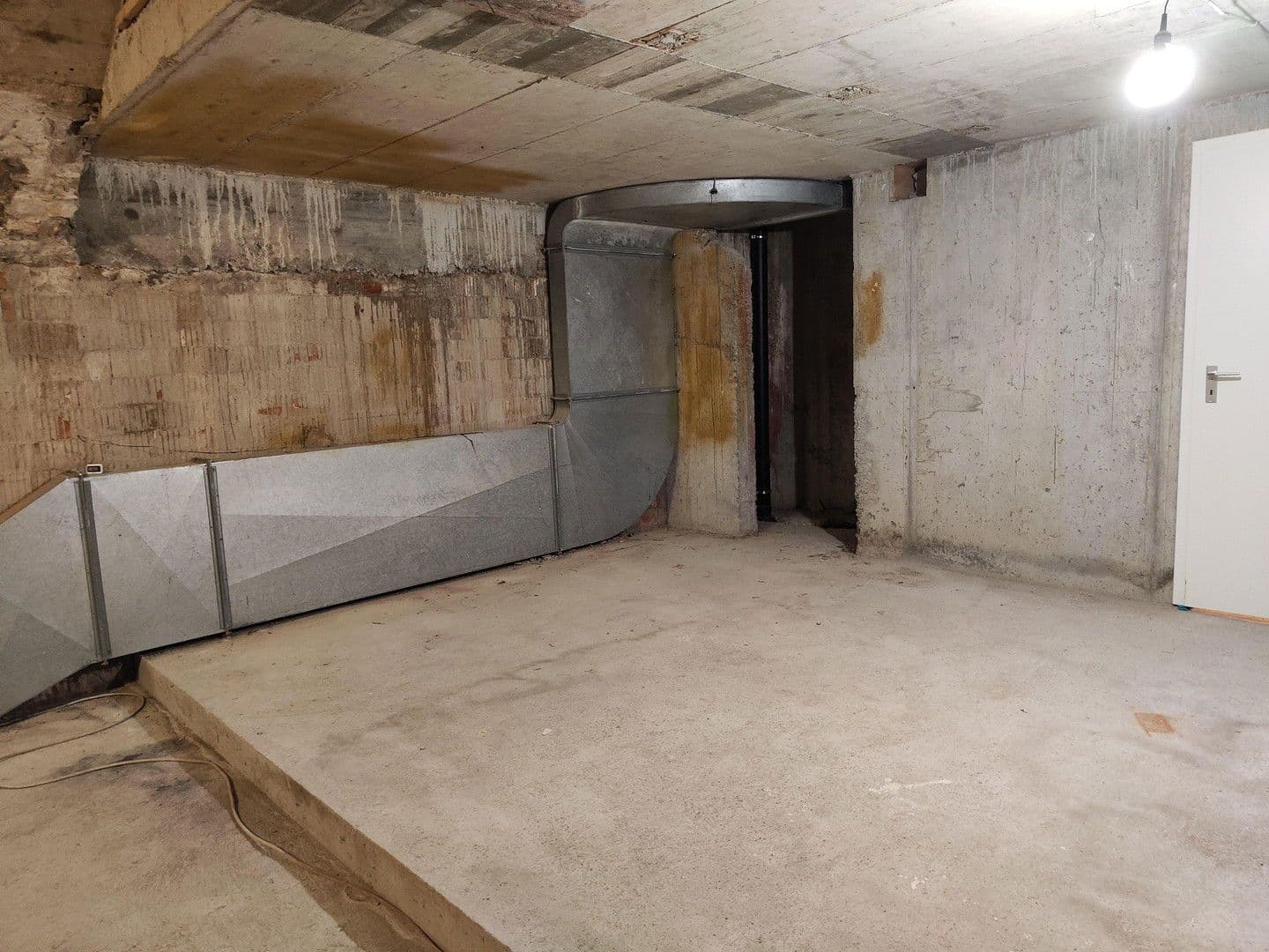 Predaj nebytového priestoru 414 m², Rottenburg am Neckar, Bádensko-Wurttembersko Predaj nebytového priestoru 414 m², Rottenburg am Neckar, Bádensko-Wurttembersko