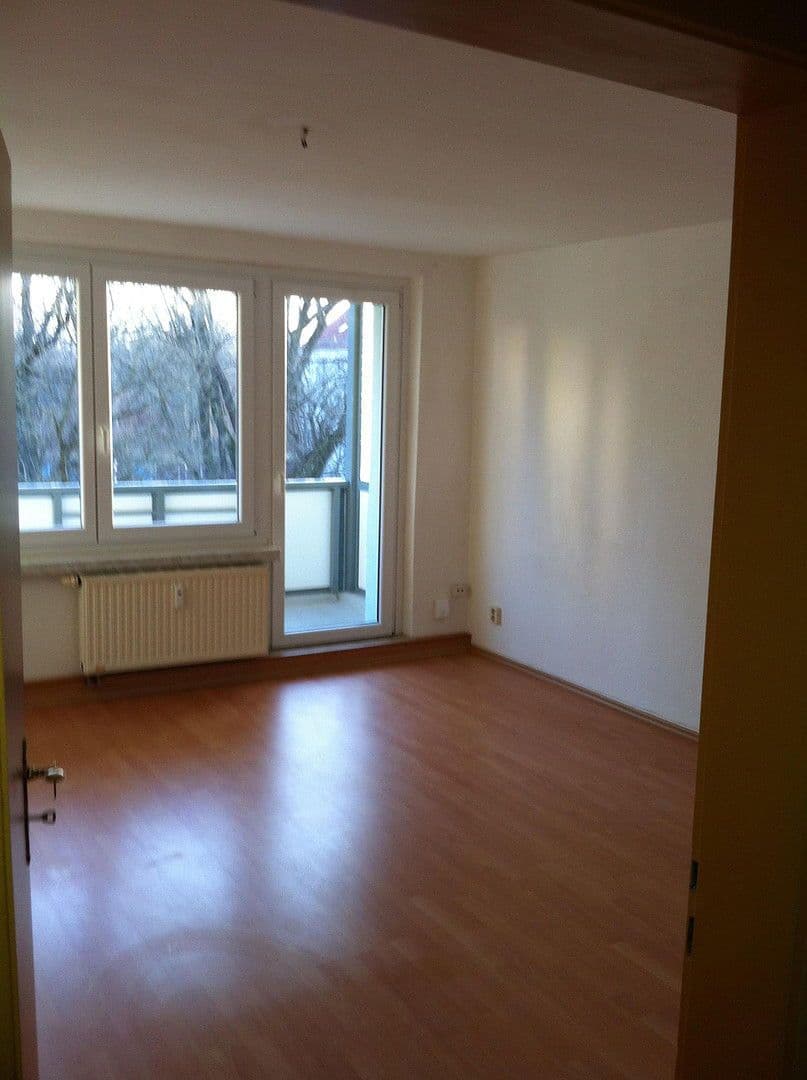 Prenájom bytu 3-izbový 61 m², Reitzenhainer Str. 12, Chemnitz, Sasko Prenájom bytu 3-izbový 61 m², Reitzenhainer Str. 12, Chemnitz, Sasko