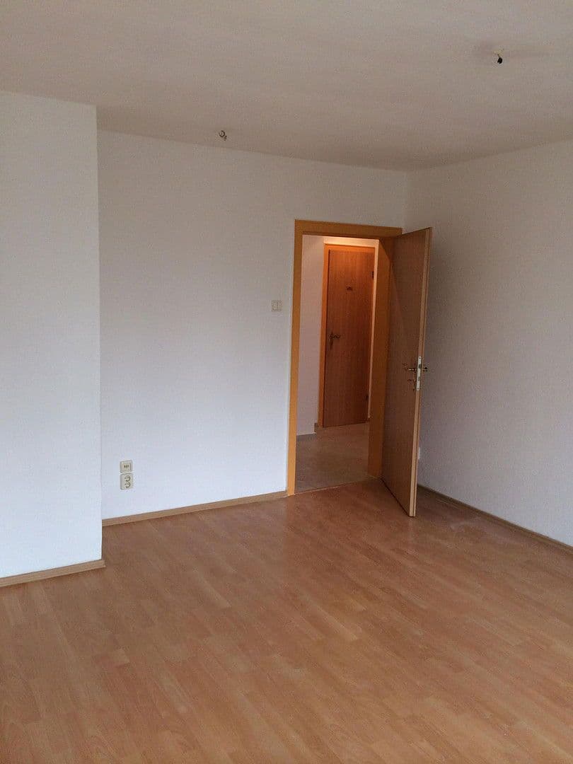 Prenájom bytu 3-izbový 61 m², Reitzenhainer Str. 12, Chemnitz, Sasko Prenájom bytu 3-izbový 61 m², Reitzenhainer Str. 12, Chemnitz, Sasko