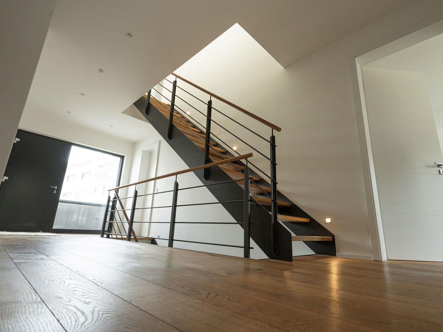 Predaj domu 385 m², pozemek 1.510 m², Bensheim, Hesensko Predaj domu 385 m², pozemek 1.510 m², Bensheim, Hesensko