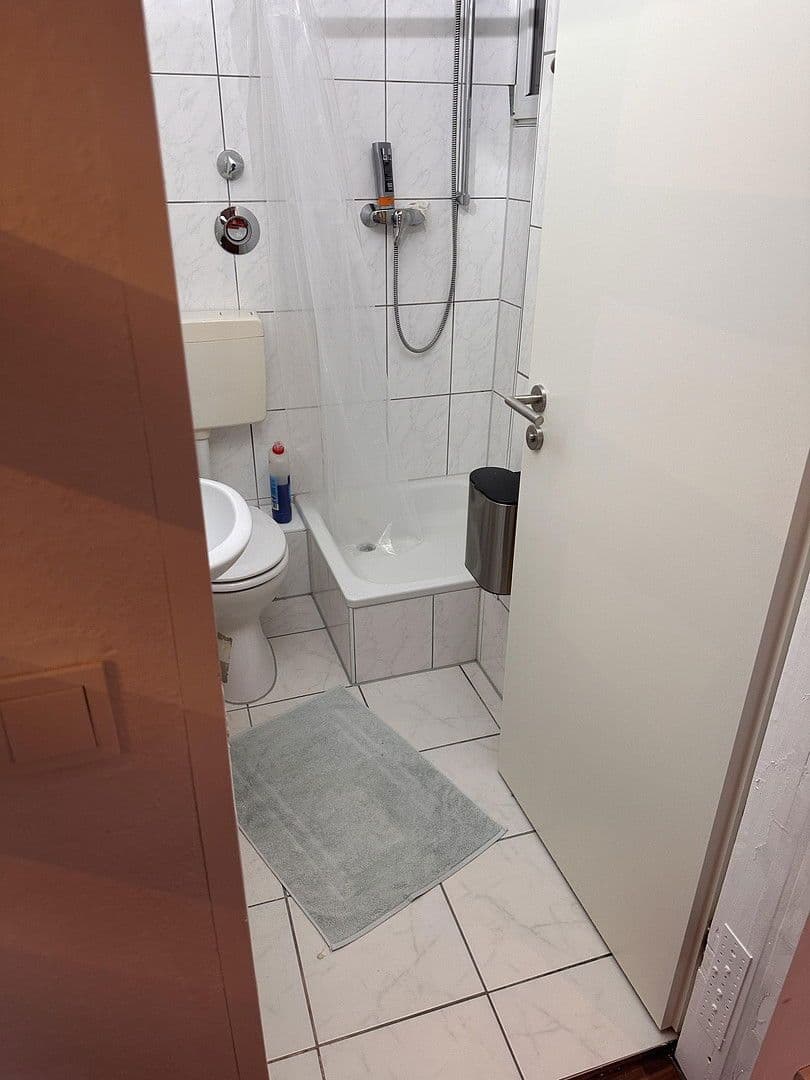 Prenájom bytu 1-izbový 40 m², Bremen, Brémy Prenájom bytu 1-izbový 40 m², Bremen, Brémy