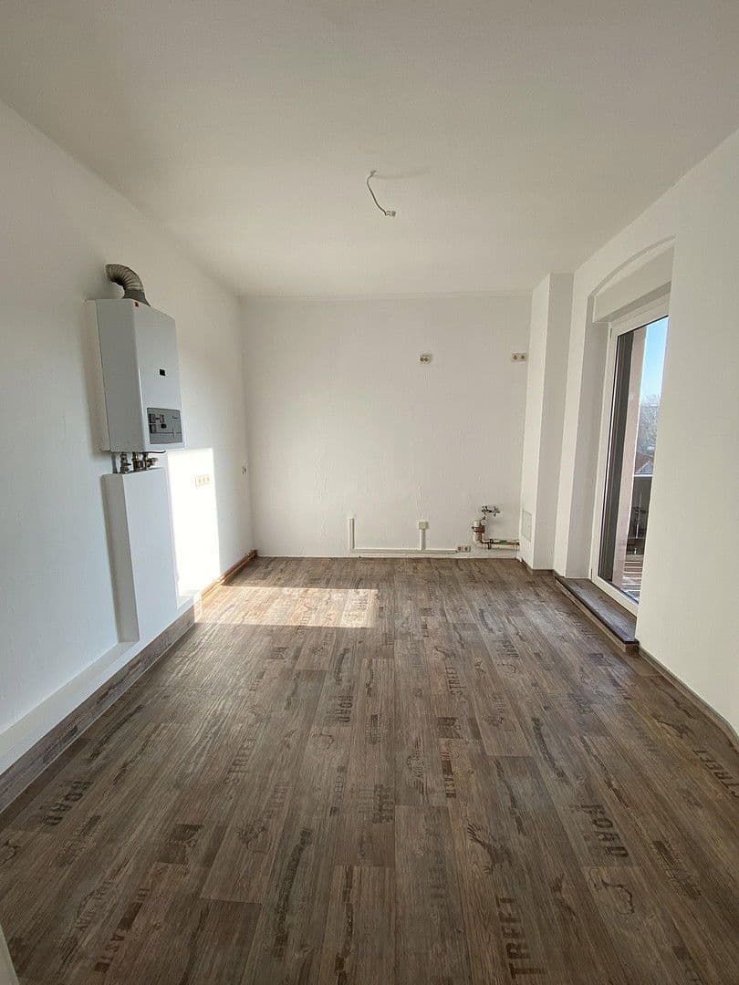 Prenájom bytu 4-izbový 100 m², Altenburg, Durínsko Prenájom bytu 4-izbový 100 m², Altenburg, Durínsko