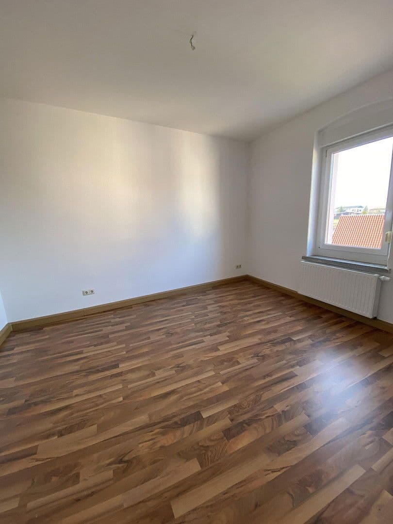 Prenájom bytu 4-izbový 100 m², Altenburg, Durínsko Prenájom bytu 4-izbový 100 m², Altenburg, Durínsko