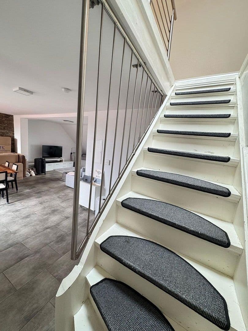 Prenájom bytu 4-izbový 135 m², Ottostr. 69, Wuppertal, Severné Porýnie - Westfálsko Prenájom bytu 4-izbový 135 m², Ottostr. 69, Wuppertal, Severné Porýnie - Westfálsko