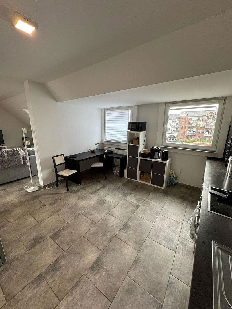 Prenájom bytu 4-izbový 135 m², Ottostr. 69, Wuppertal, Severné Porýnie - Westfálsko Prenájom bytu 4-izbový 135 m², Ottostr. 69, Wuppertal, Severné Porýnie - Westfálsko