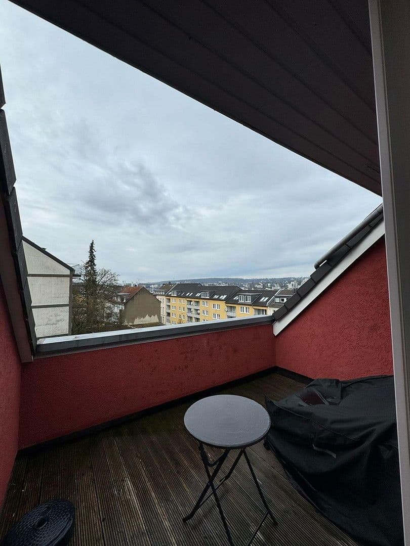 Prenájom bytu 4-izbový 135 m², Ottostr. 69, Wuppertal, Severné Porýnie - Westfálsko Prenájom bytu 4-izbový 135 m², Ottostr. 69, Wuppertal, Severné Porýnie - Westfálsko