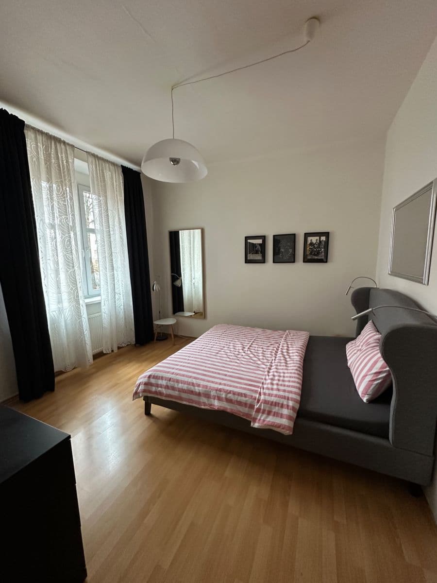Prenájom bytu 2-izbový 50 m², Jeseniova, Praha, Praha Prenájom bytu 2-izbový 50 m², Jeseniova, Praha, Praha