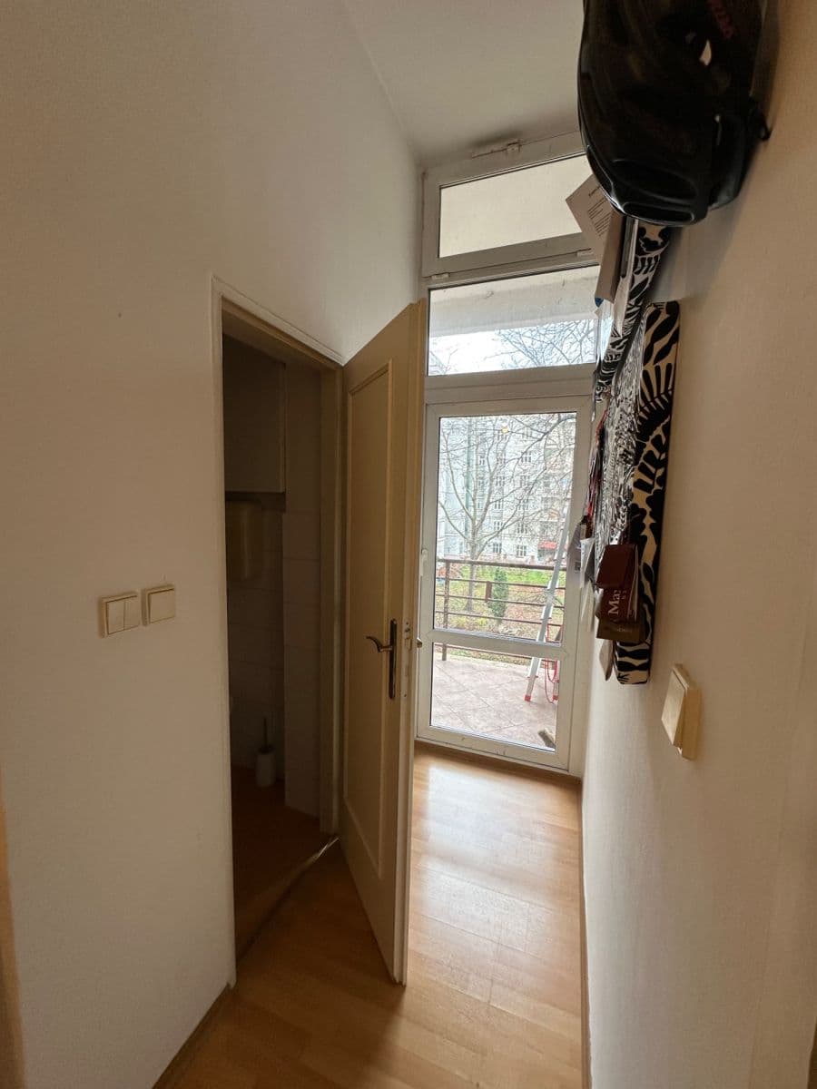 Prenájom bytu 2-izbový 50 m², Jeseniova, Praha, Praha Prenájom bytu 2-izbový 50 m², Jeseniova, Praha, Praha