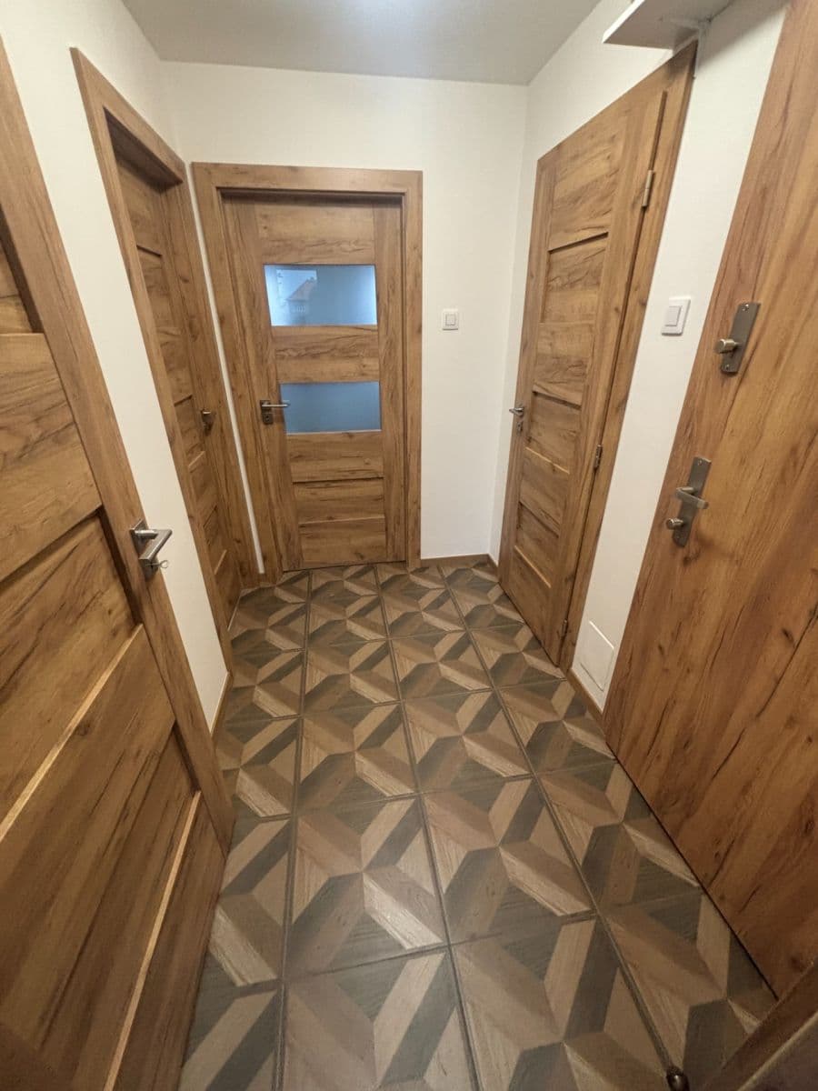 Prenájom bytu 3-izbový 65 m², U První baterie, Praha, Praha Prenájom bytu 3-izbový 65 m², U První baterie, Praha, Praha