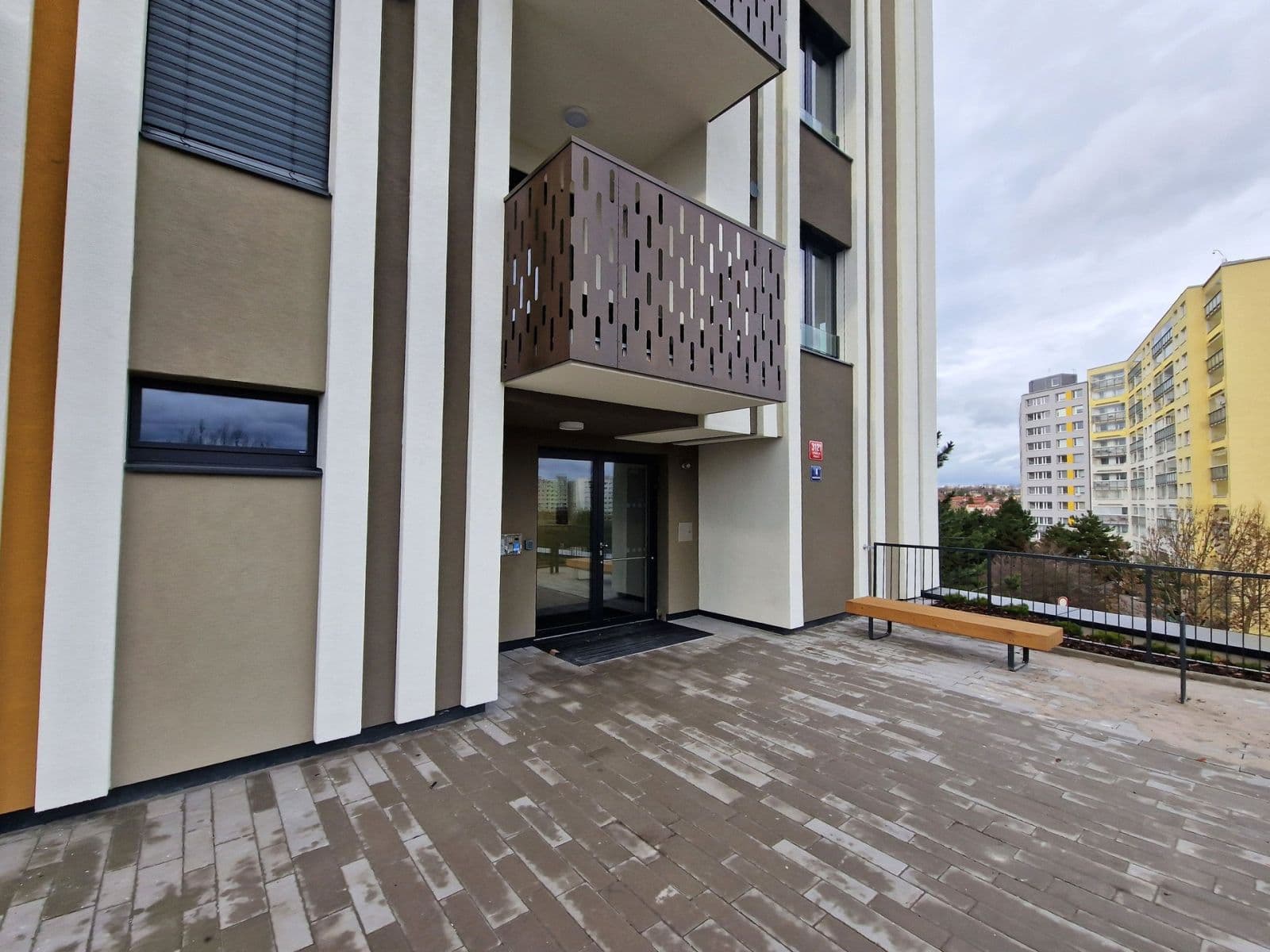 Prenájom bytu 2-izbový 72 m², Mukařovského, Praha, Praha Prenájom bytu 2-izbový 72 m², Mukařovského, Praha, Praha