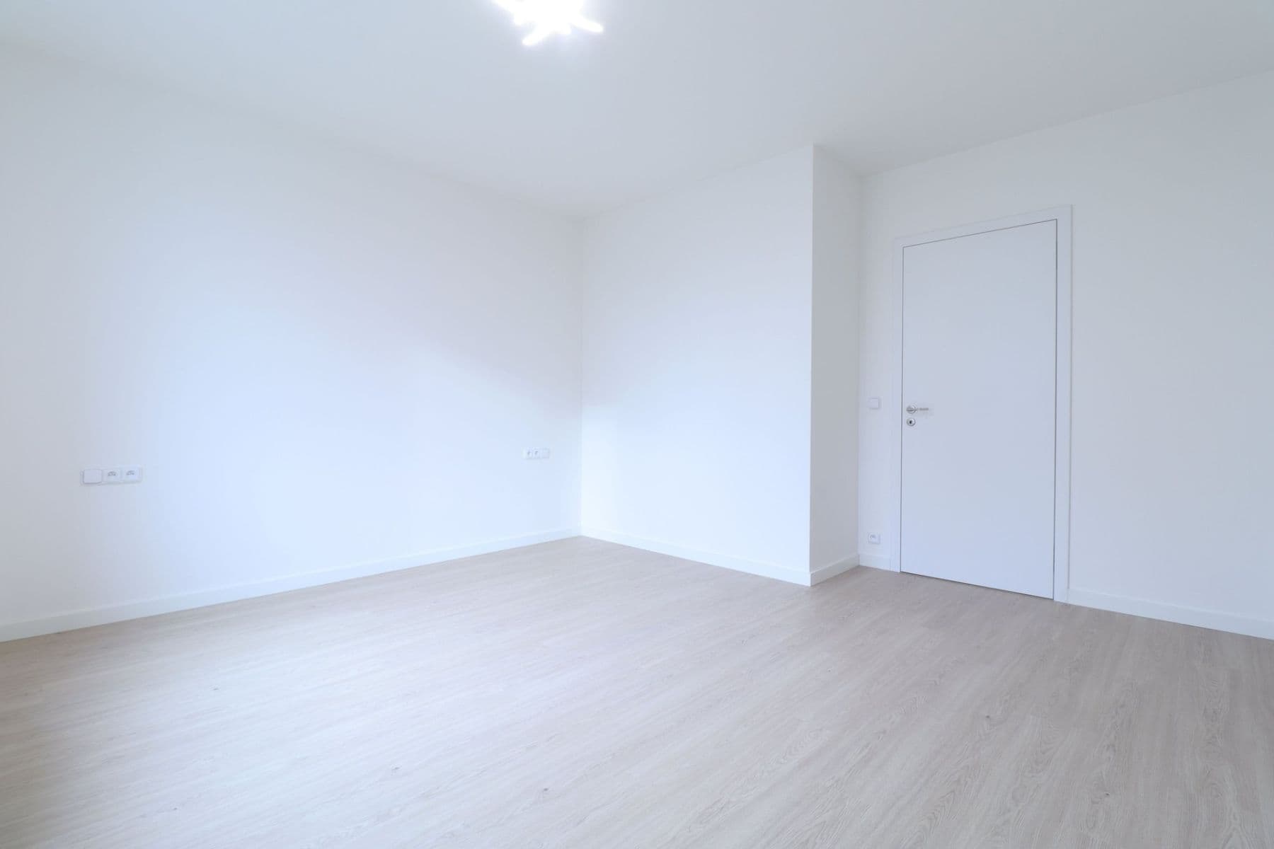 Prenájom bytu 2-izbový 72 m², Mukařovského, Praha, Praha Prenájom bytu 2-izbový 72 m², Mukařovského, Praha, Praha