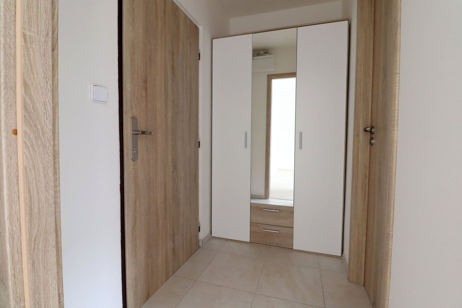 Prenájom bytu 1-izbový 27 m², Českolipská, Praha, Praha Prenájom bytu 1-izbový 27 m², Českolipská, Praha, Praha