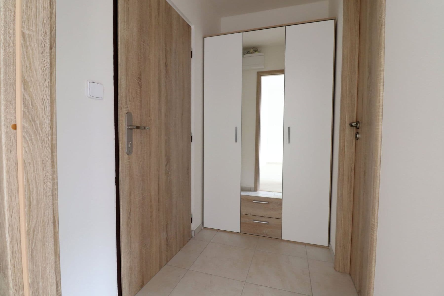 Prenájom bytu 1-izbový 27 m², Českolipská, Praha, Praha Prenájom bytu 1-izbový 27 m², Českolipská, Praha, Praha