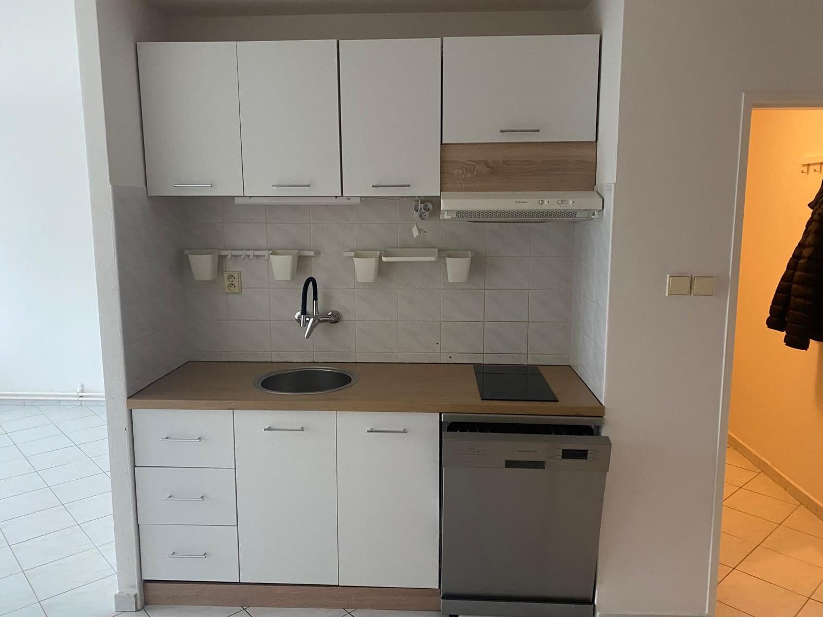 Prenájom bytu 2-izbový 42 m², Nekvasilova, Praha, Praha Prenájom bytu 2-izbový 42 m², Nekvasilova, Praha, Praha