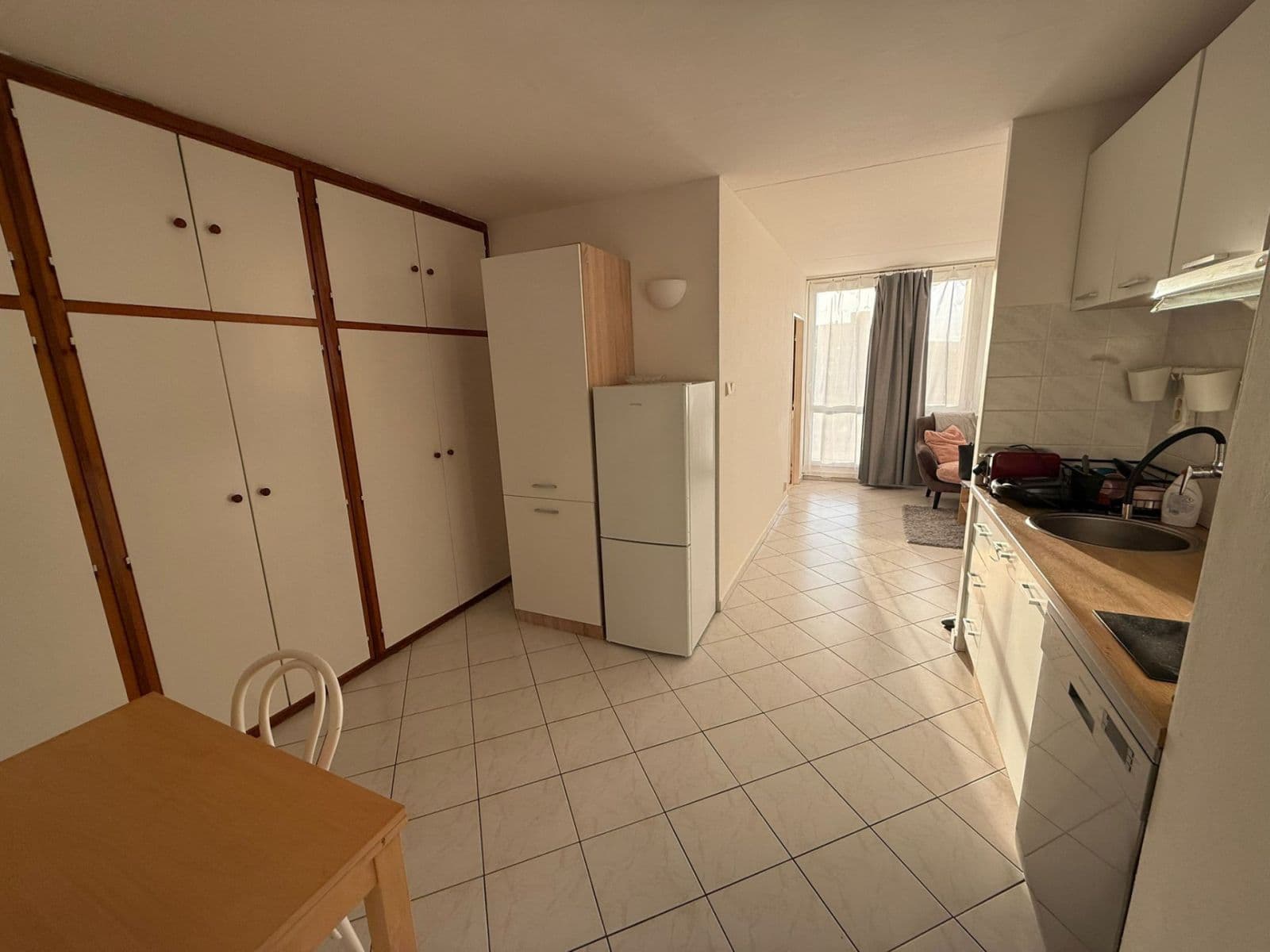 Prenájom bytu 2-izbový 42 m², Nekvasilova, Praha, Praha Prenájom bytu 2-izbový 42 m², Nekvasilova, Praha, Praha