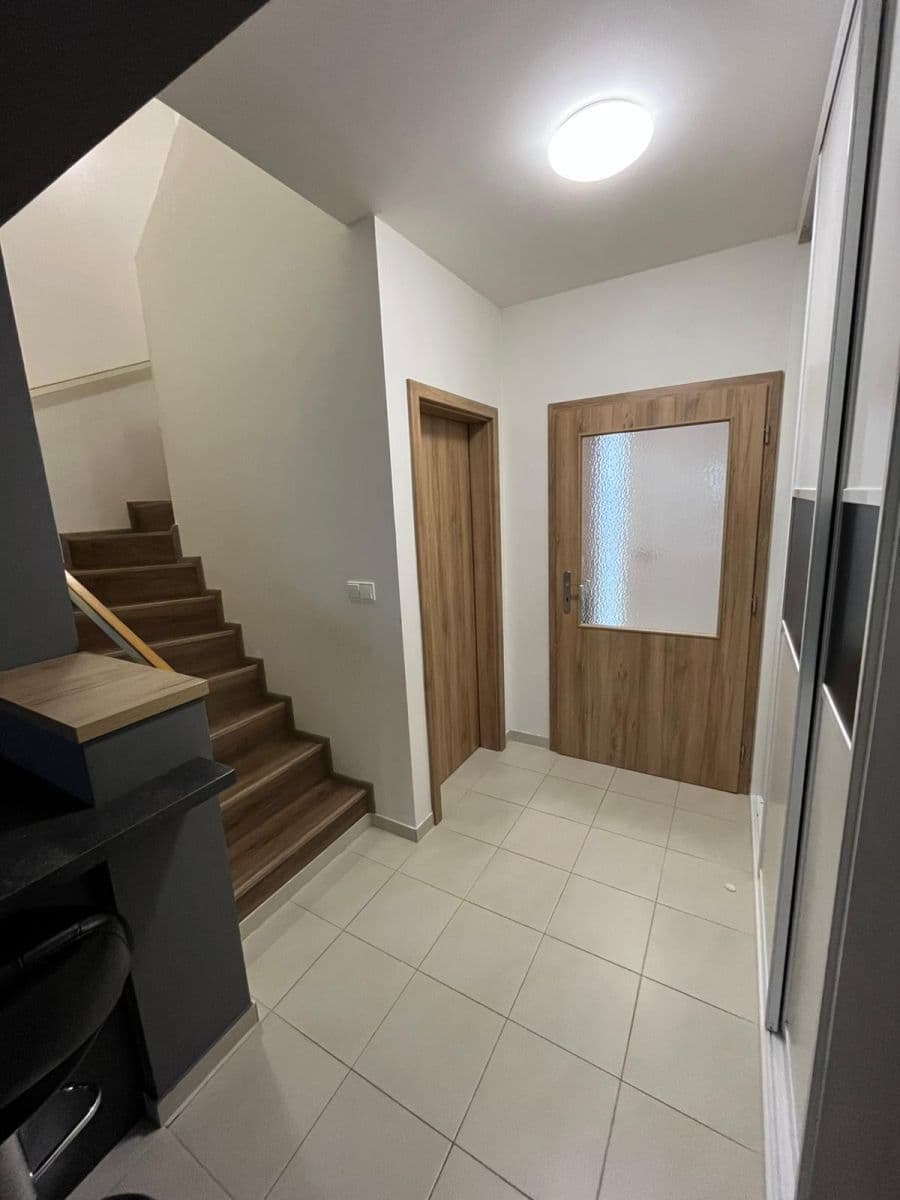 Prenájom domu 125 m², pozemek 300 m², Na Zámku, Nehvizdy, Středočeský kraj Prenájom domu 125 m², pozemek 300 m², Na Zámku, Nehvizdy, Středočeský kraj