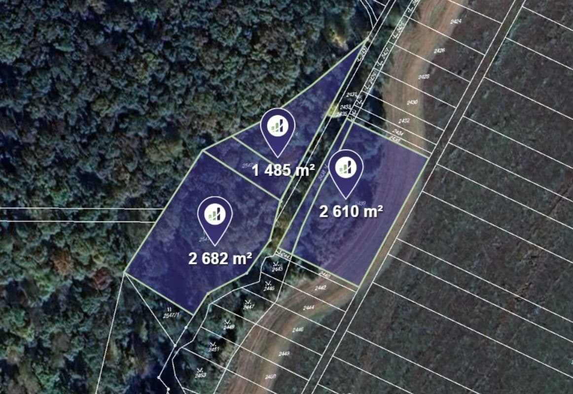 Predaj pozemku 6.449 m², Komárov, Zlínský kraj Predaj pozemku 6.449 m², Komárov, Zlínský kraj