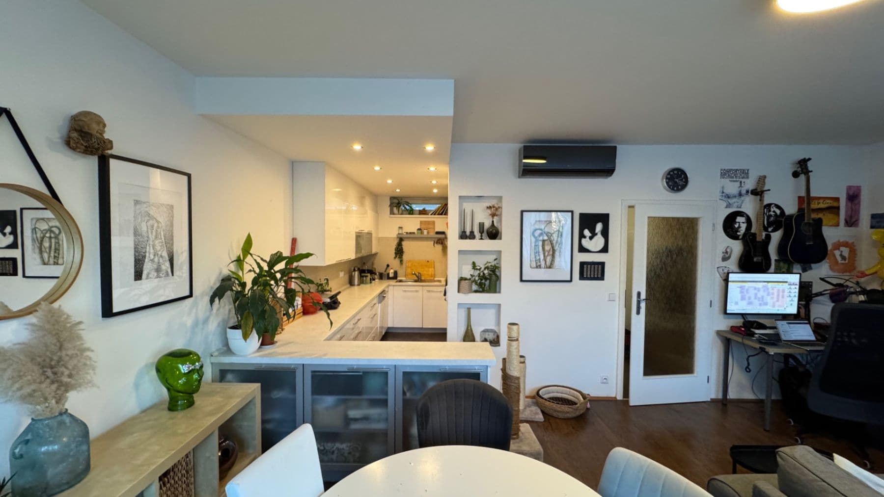 Prenájom bytu 4-izbový 85 m², U Michelského mlýna, Praha, Praha Prenájom bytu 4-izbový 85 m², U Michelského mlýna, Praha, Praha