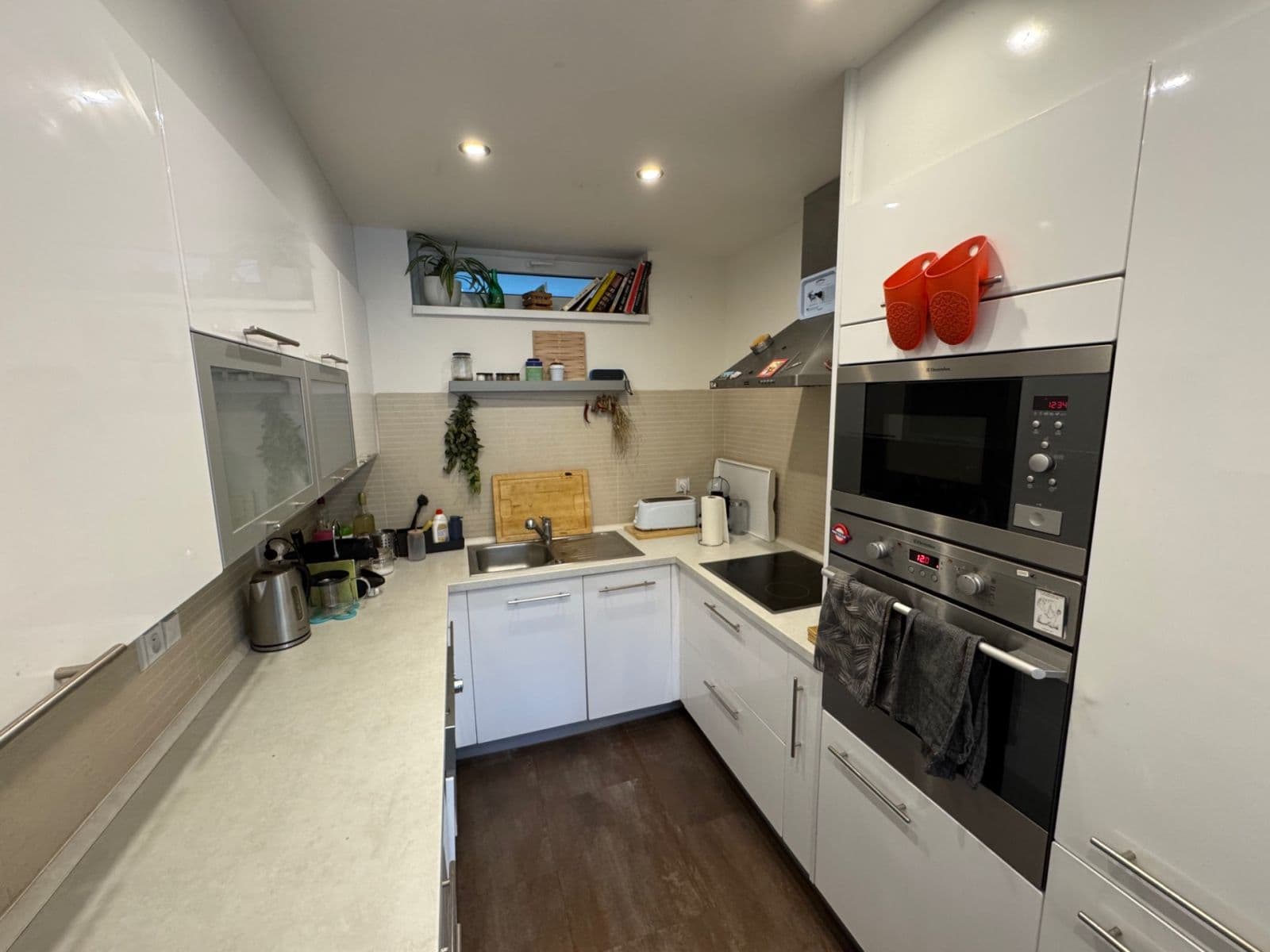 Prenájom bytu 4-izbový 85 m², U Michelského mlýna, Praha, Praha Prenájom bytu 4-izbový 85 m², U Michelského mlýna, Praha, Praha