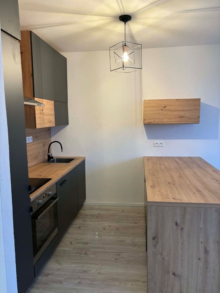 Prenájom bytu 2-izbový 48 m², Obvodová, Ústí nad Labem, Ústecký kraj Prenájom bytu 2-izbový 48 m², Obvodová, Ústí nad Labem, Ústecký kraj