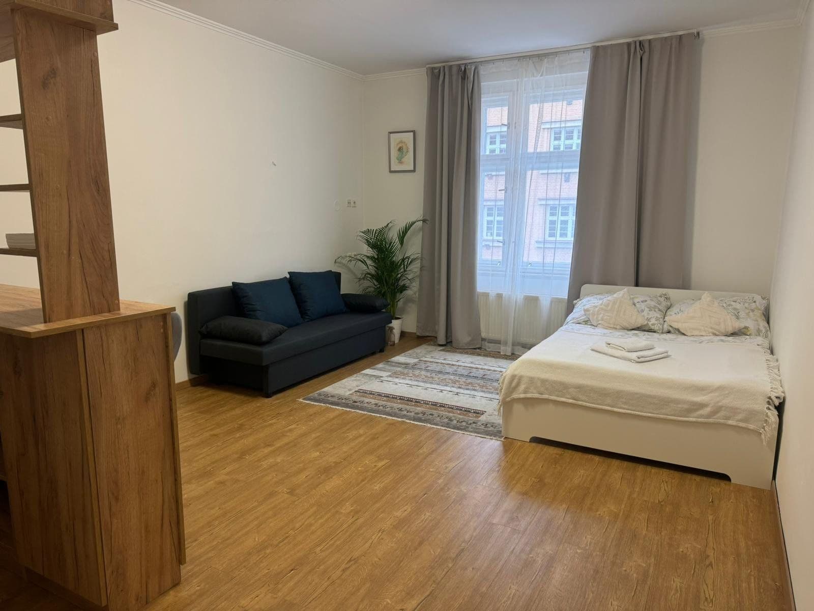 Prenájom bytu 35 m², Jeseniova, Praha, Praha Prenájom bytu 35 m², Jeseniova, Praha, Praha