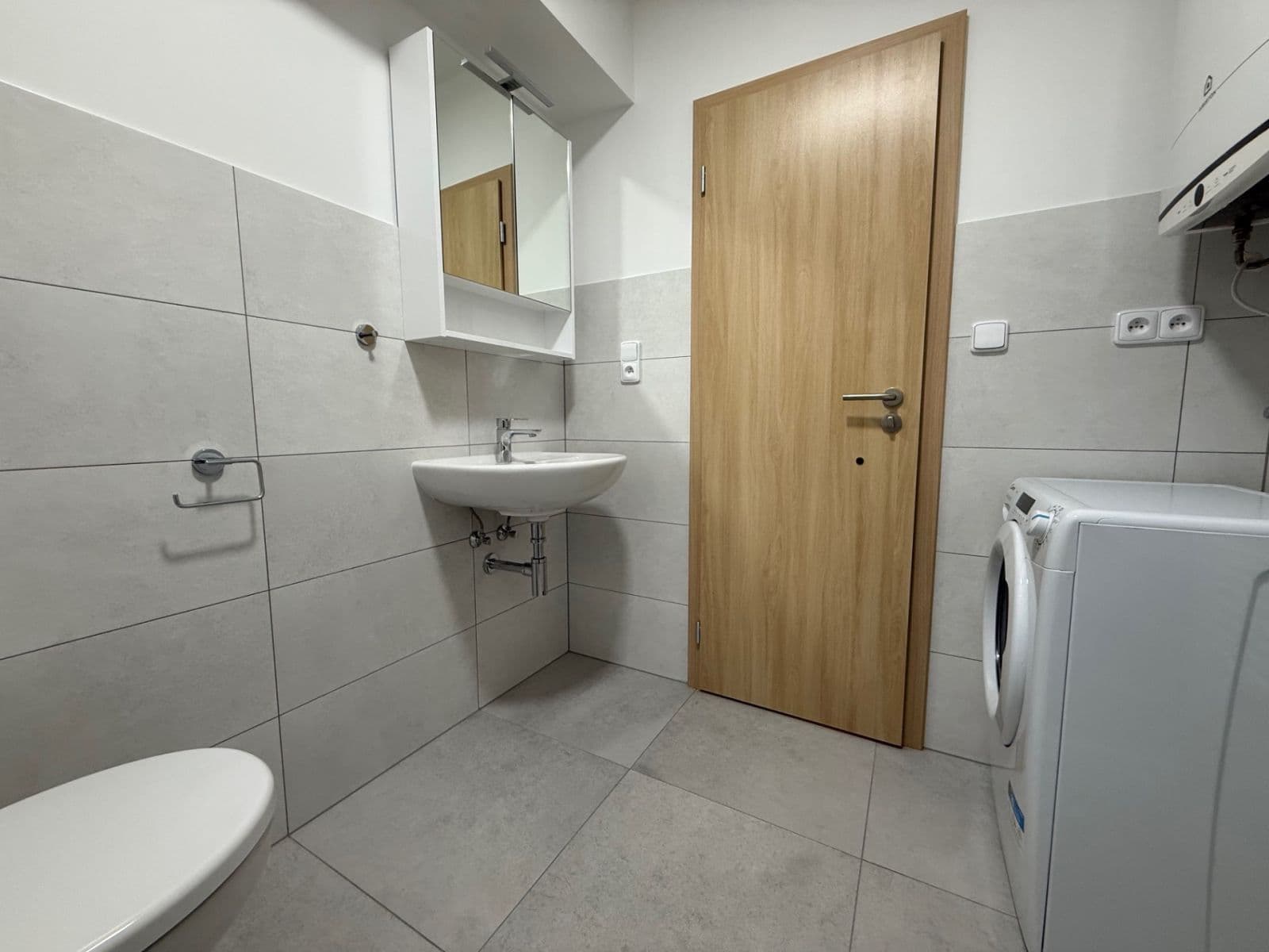 Prenájom bytu 1-izbový 34 m², Mochovská, Praha, Praha Prenájom bytu 1-izbový 34 m², Mochovská, Praha, Praha