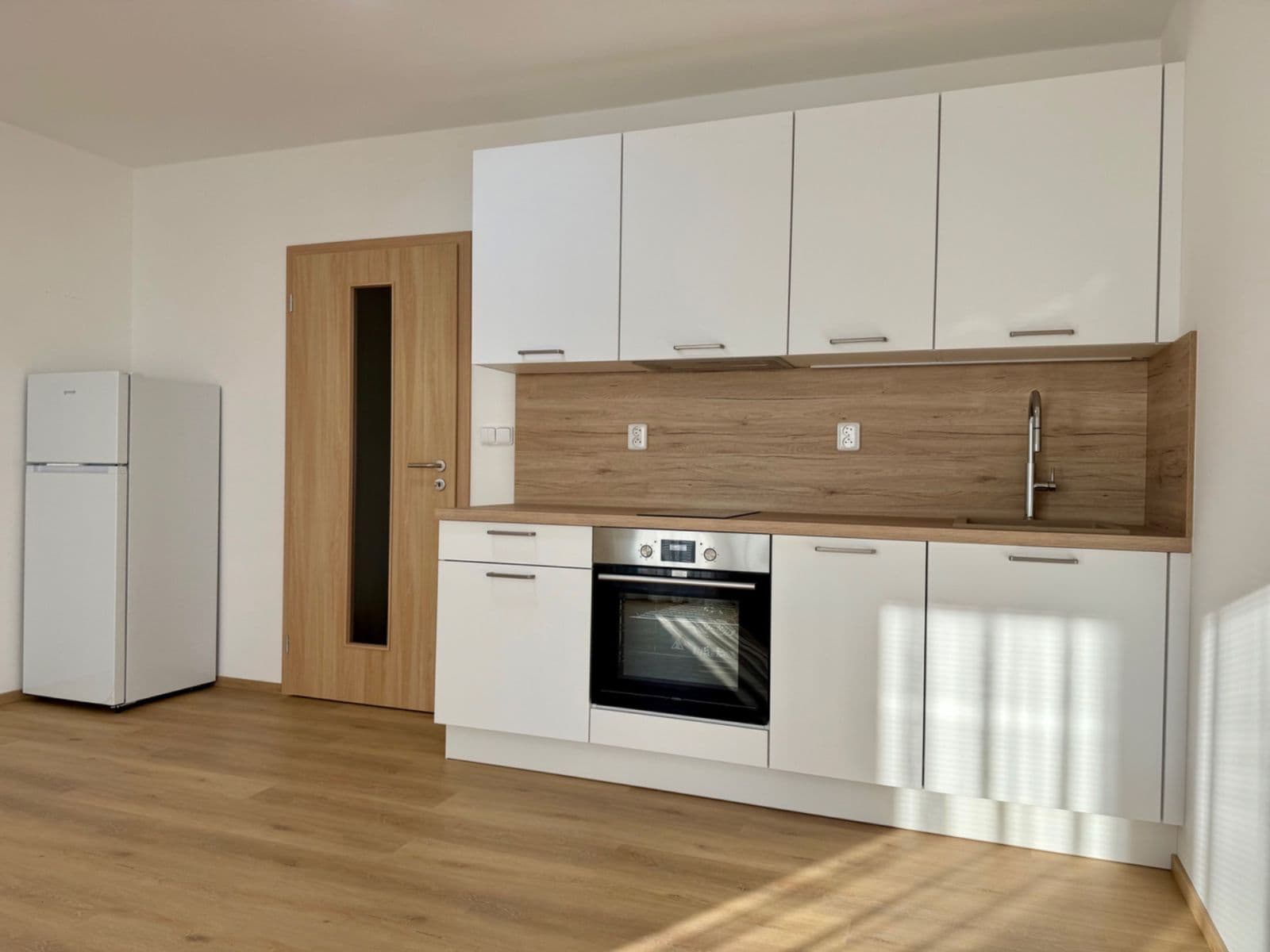 Prenájom bytu 1-izbový 34 m², Mochovská, Praha, Praha Prenájom bytu 1-izbový 34 m², Mochovská, Praha, Praha