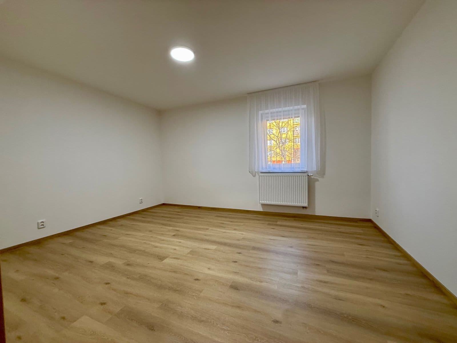 Prenájom bytu 2-izbový 65 m², Mochovská, Praha, Praha Prenájom bytu 2-izbový 65 m², Mochovská, Praha, Praha
