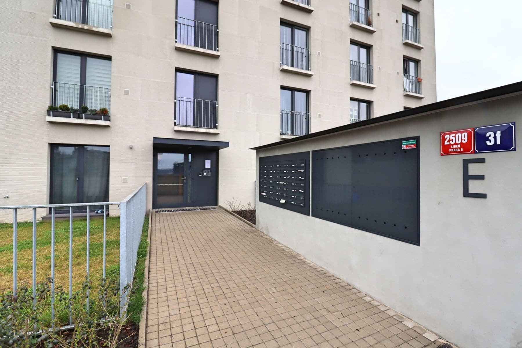 Prenájom bytu 1-izbový 52 m², Novovysočanská, Praha, Praha Prenájom bytu 1-izbový 52 m², Novovysočanská, Praha, Praha