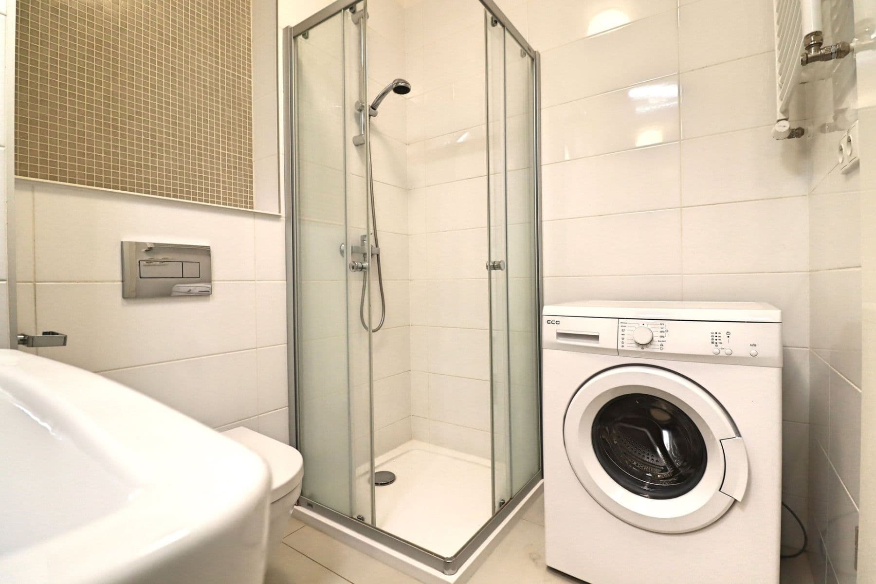 Prenájom bytu 1-izbový 52 m², Novovysočanská, Praha, Praha Prenájom bytu 1-izbový 52 m², Novovysočanská, Praha, Praha