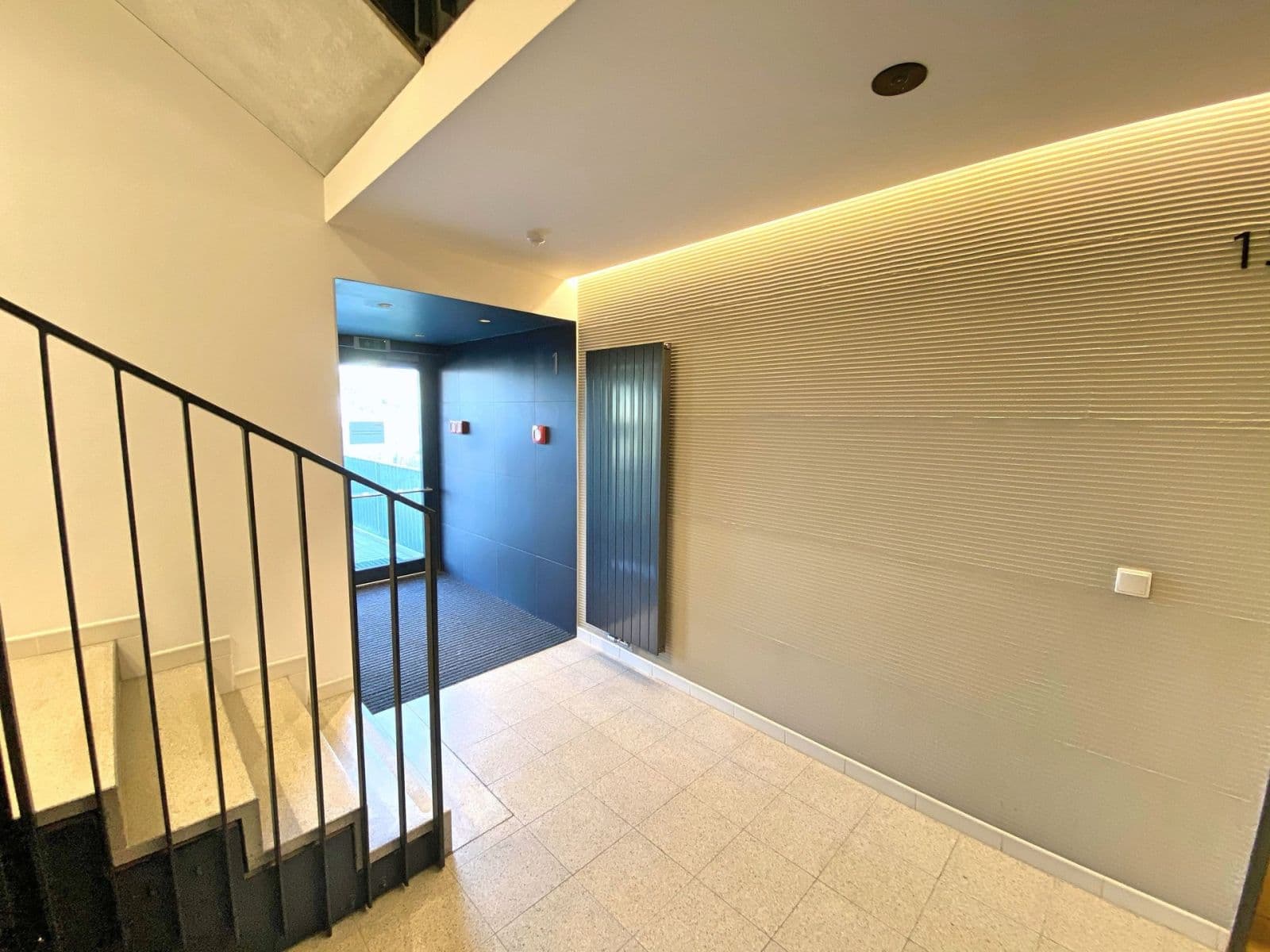 Prenájom bytu 1-izbový 52 m², Novovysočanská, Praha, Praha Prenájom bytu 1-izbový 52 m², Novovysočanská, Praha, Praha