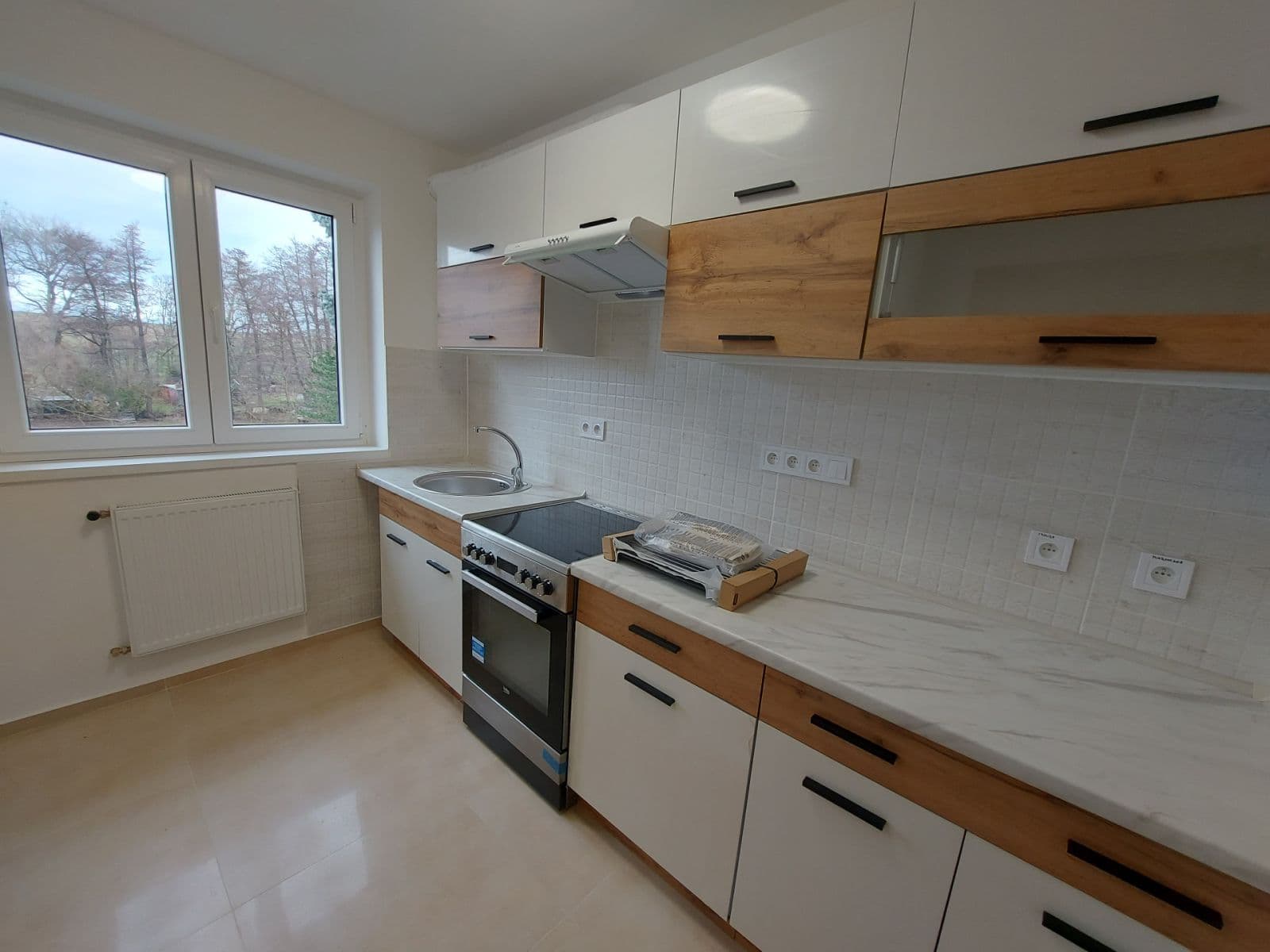 Prenájom bytu 3-izbový 60 m², Slaný, Středočeský kraj Prenájom bytu 3-izbový 60 m², Slaný, Středočeský kraj