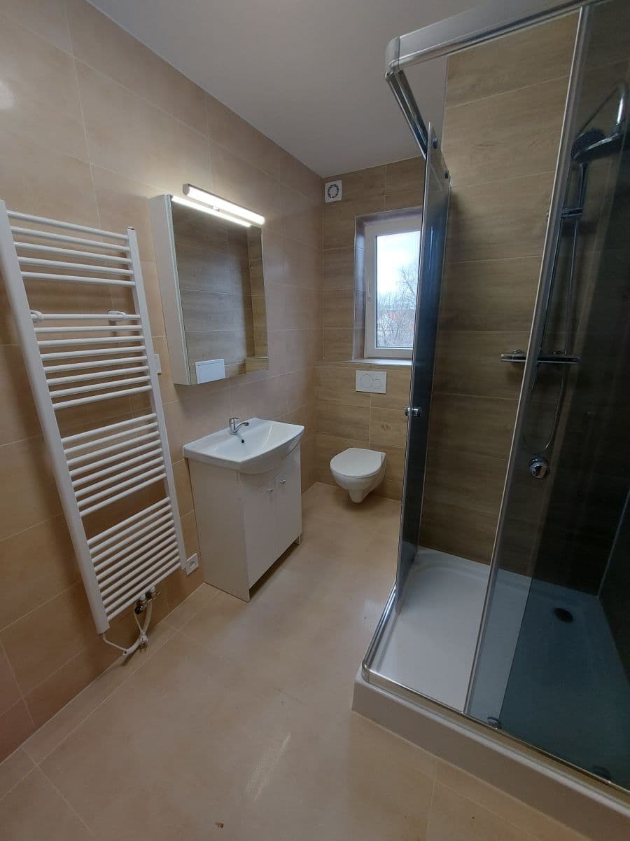 Prenájom bytu 3-izbový 60 m², Slaný, Středočeský kraj Prenájom bytu 3-izbový 60 m², Slaný, Středočeský kraj