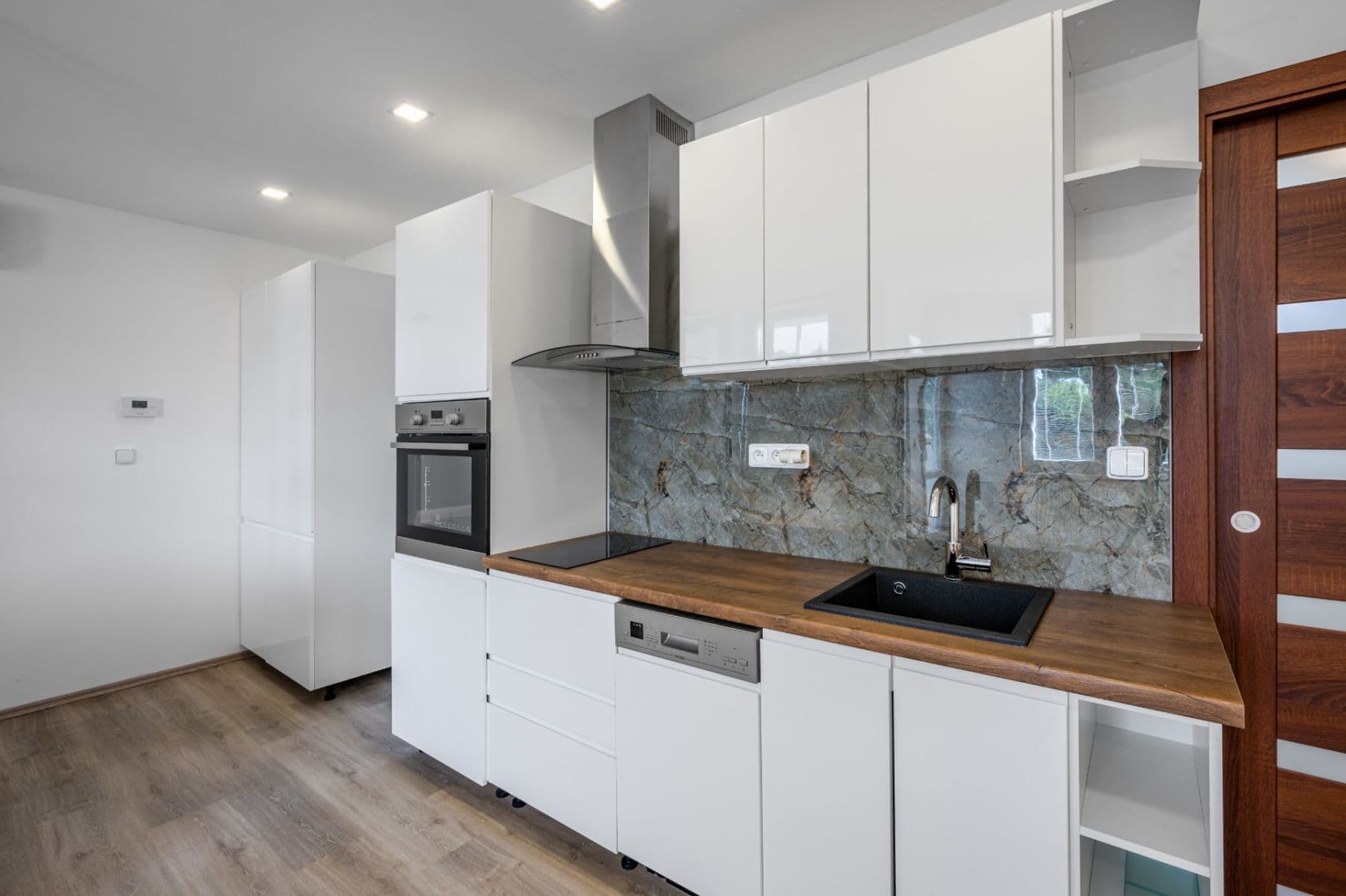 Prenájom bytu 2-izbový 48 m², Revoluční, Měšice, Středočeský kraj Prenájom bytu 2-izbový 48 m², Revoluční, Měšice, Středočeský kraj