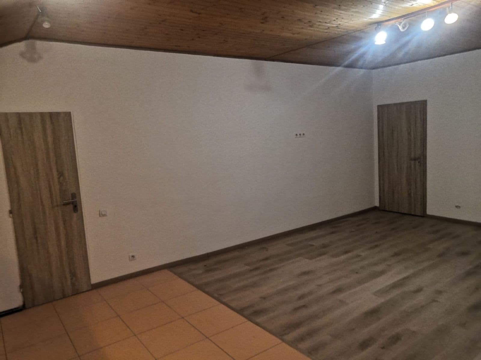 Prenájom bytu 2-izbový 79 m², Kozí, Brozany nad Ohří, Ústecký kraj Prenájom bytu 2-izbový 79 m², Kozí, Brozany nad Ohří, Ústecký kraj