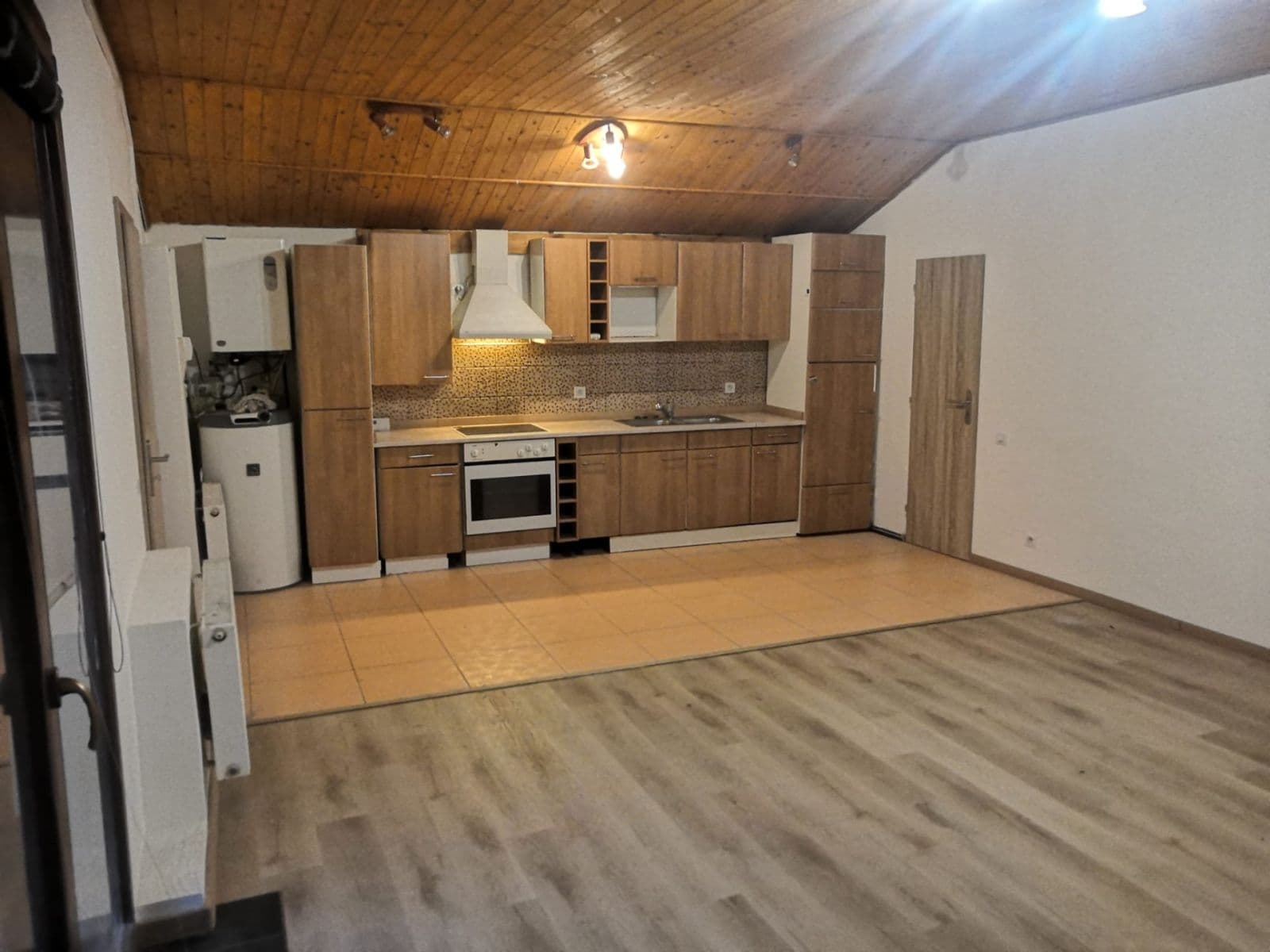 Prenájom bytu 2-izbový 79 m², Kozí, Brozany nad Ohří, Ústecký kraj Prenájom bytu 2-izbový 79 m², Kozí, Brozany nad Ohří, Ústecký kraj