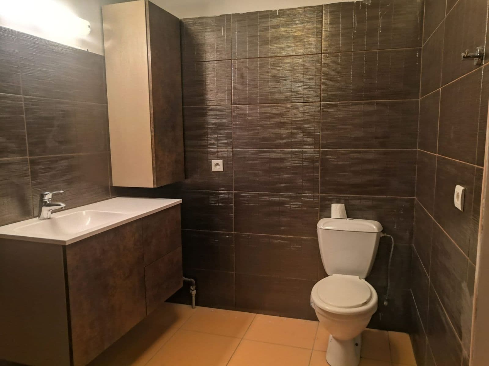 Prenájom bytu 2-izbový 79 m², Kozí, Brozany nad Ohří, Ústecký kraj Prenájom bytu 2-izbový 79 m², Kozí, Brozany nad Ohří, Ústecký kraj