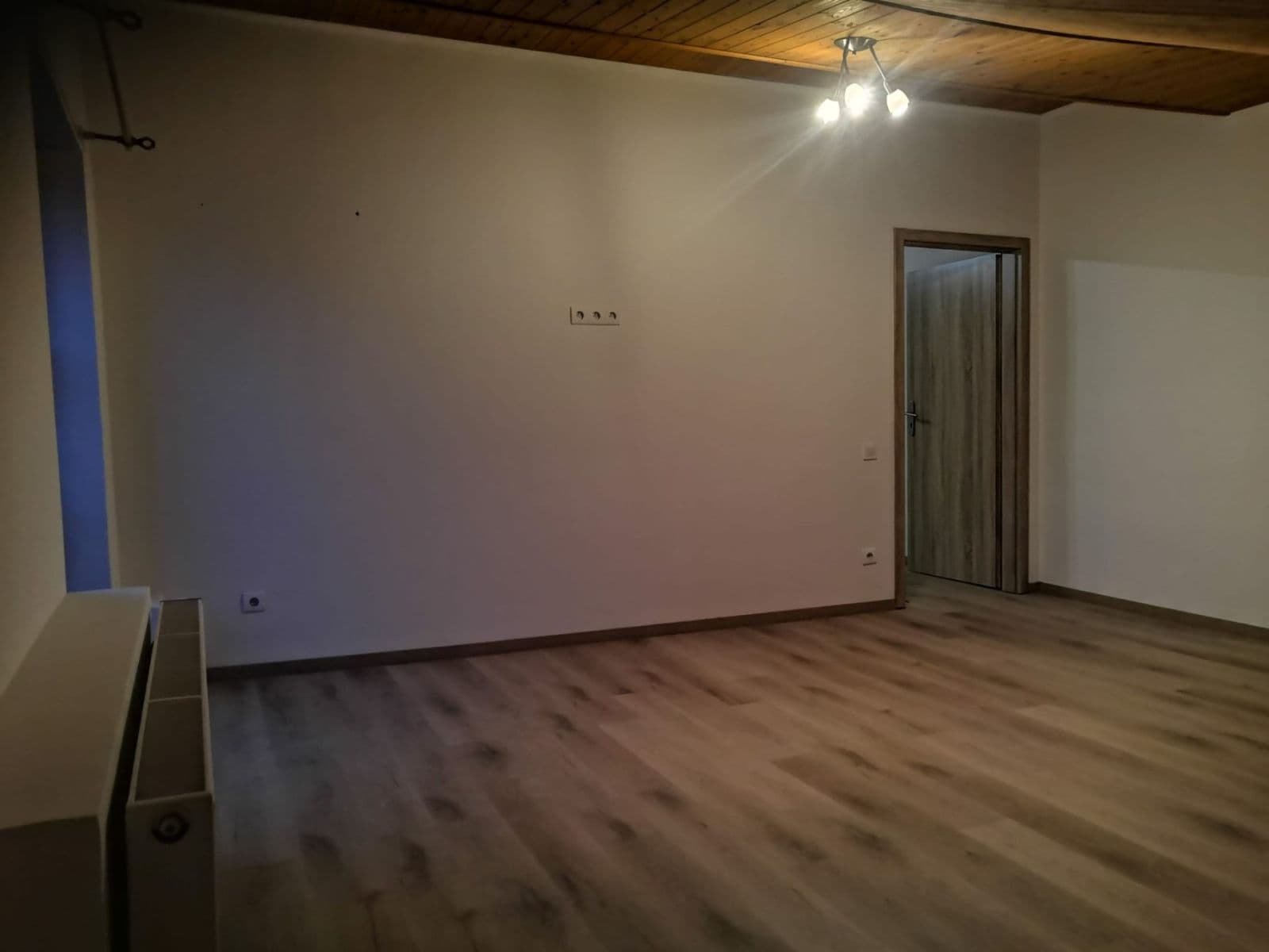 Prenájom bytu 2-izbový 79 m², Kozí, Brozany nad Ohří, Ústecký kraj Prenájom bytu 2-izbový 79 m², Kozí, Brozany nad Ohří, Ústecký kraj