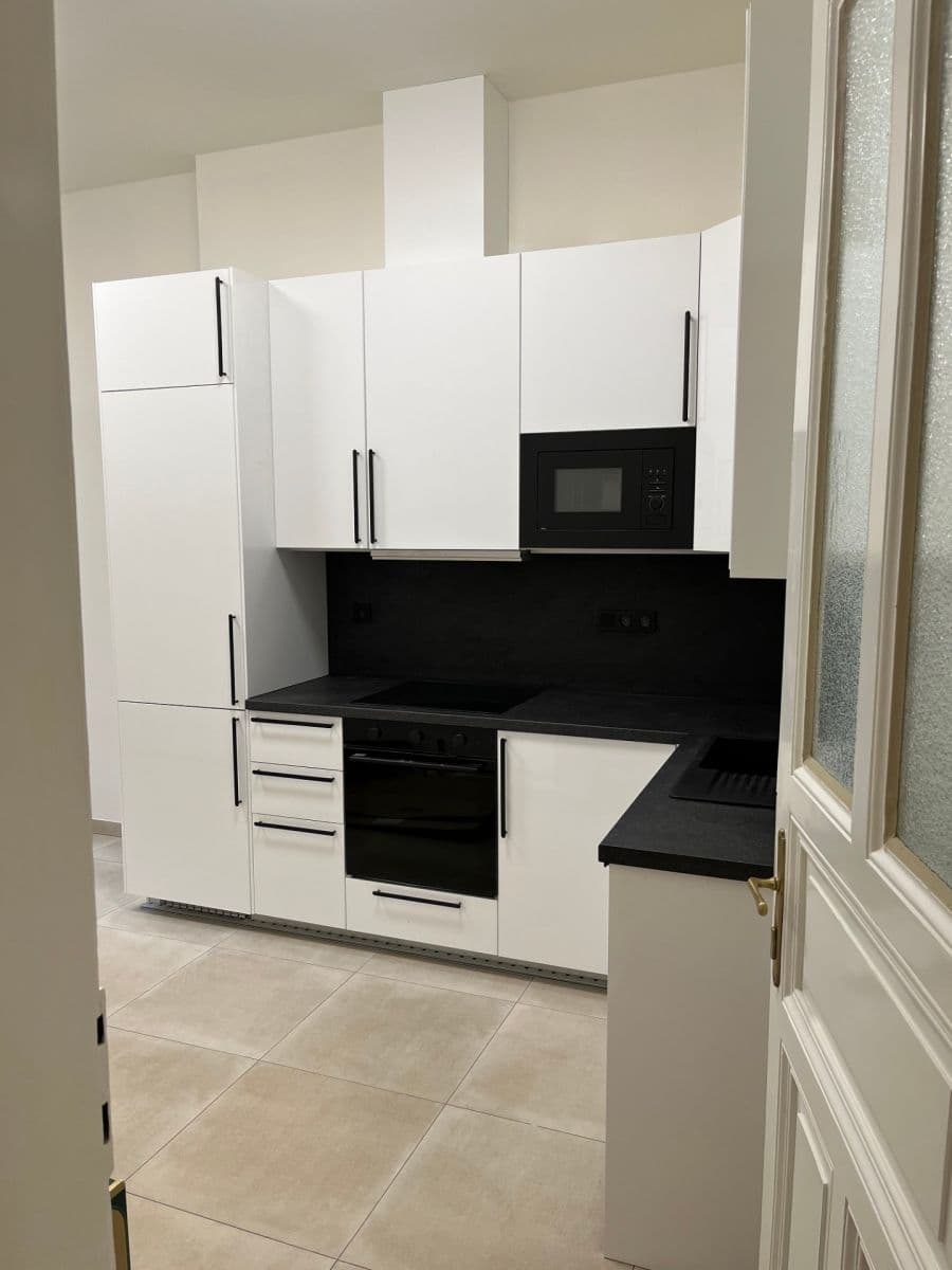 Prenájom kancelárie 72 m², Korunní, Praha, Praha Prenájom kancelárie 72 m², Korunní, Praha, Praha