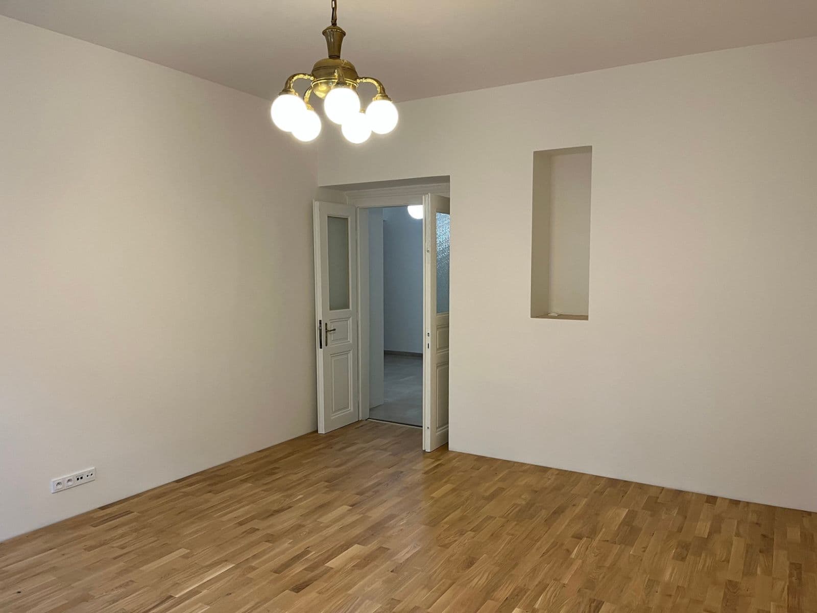 Prenájom kancelárie 72 m², Korunní, Praha, Praha Prenájom kancelárie 72 m², Korunní, Praha, Praha
