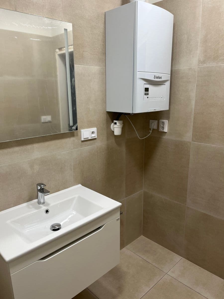 Prenájom kancelárie 72 m², Korunní, Praha, Praha Prenájom kancelárie 72 m², Korunní, Praha, Praha