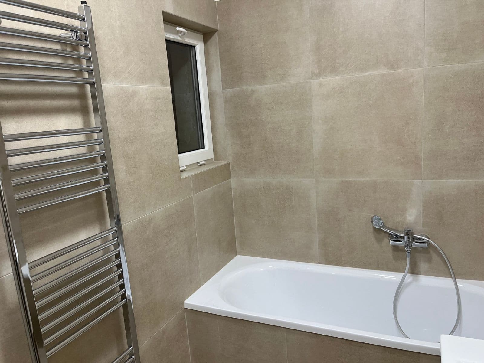 Prenájom kancelárie 72 m², Korunní, Praha, Praha Prenájom kancelárie 72 m², Korunní, Praha, Praha