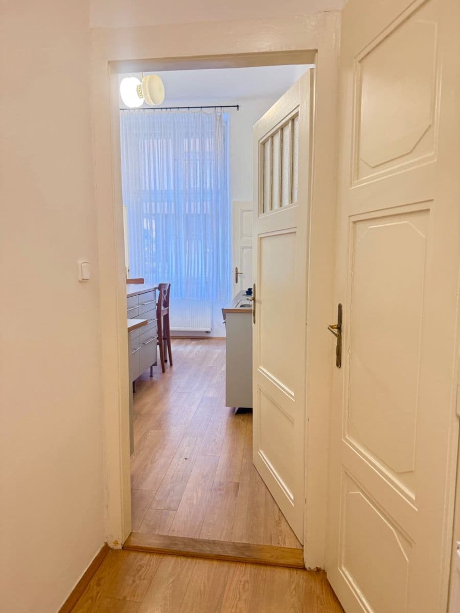 Prenájom bytu 3-izbový 77 m², Heřmanova, Praha, Praha Prenájom bytu 3-izbový 77 m², Heřmanova, Praha, Praha