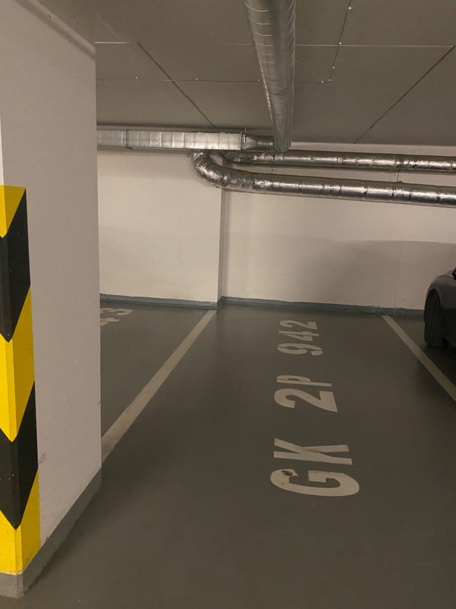 Prenájom garáže 14 m², Praha, Praha Prenájom garáže 14 m², Praha, Praha