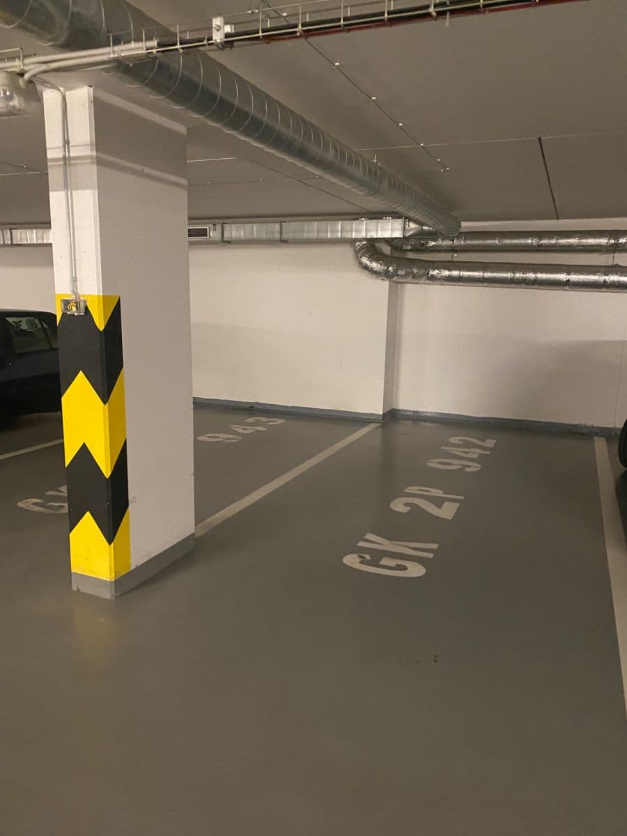 Prenájom garáže 14 m², Praha, Praha Prenájom garáže 14 m², Praha, Praha