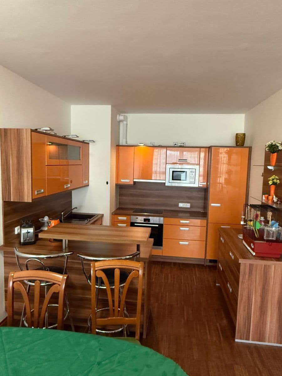 Prenájom bytu 2-izbový 74 m², Jeremiášova, Praha, Praha Prenájom bytu 2-izbový 74 m², Jeremiášova, Praha, Praha