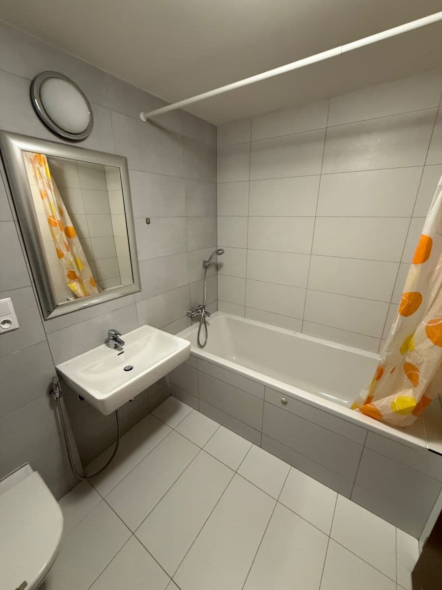 Prenájom bytu 2-izbový 74 m², Jeremiášova, Praha, Praha Prenájom bytu 2-izbový 74 m², Jeremiášova, Praha, Praha