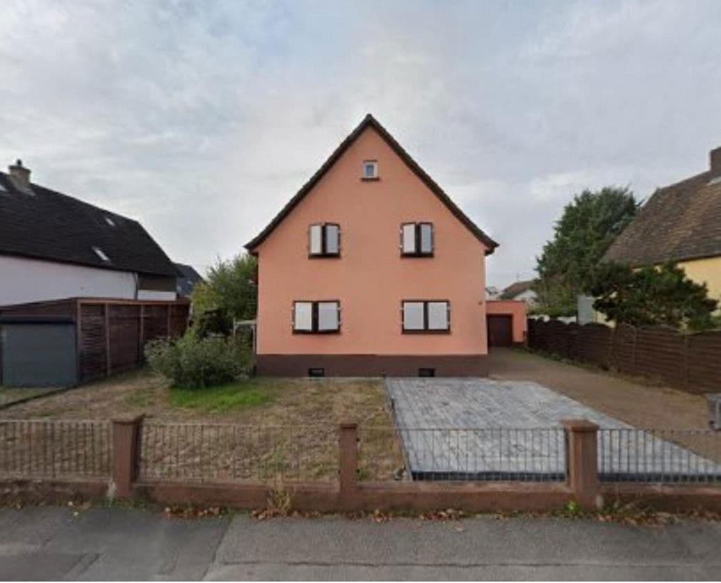 Predaj domu 195 m², pozemek 956 m², Rheintalstraße 12, Schwetzingen, Bádensko-Wurttembersko Predaj domu 195 m², pozemek 956 m², Rheintalstraße 12, Schwetzingen, Bádensko-Wurttembersko