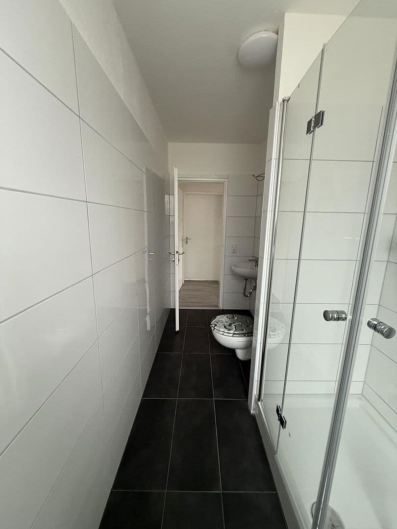 Prenájom bytu 2-izbový 66 m², Berliner Str.32, Köln, Severné Porýnie - Westfálsko Prenájom bytu 2-izbový 66 m², Berliner Str.32, Köln, Severné Porýnie - Westfálsko